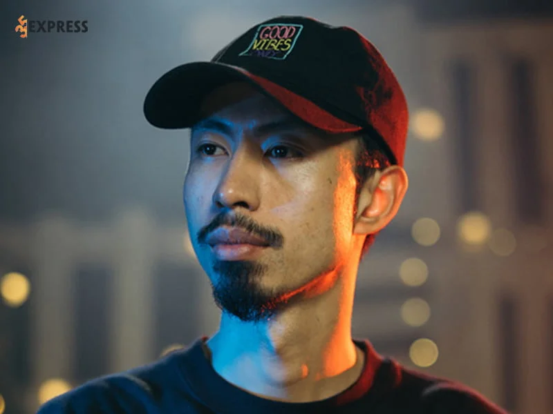 tieu-su-chi-tiet-ve-rapper-den-vau-35express