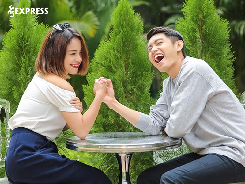 Chuyen-tinh-cam-cua-quang-dang-35express