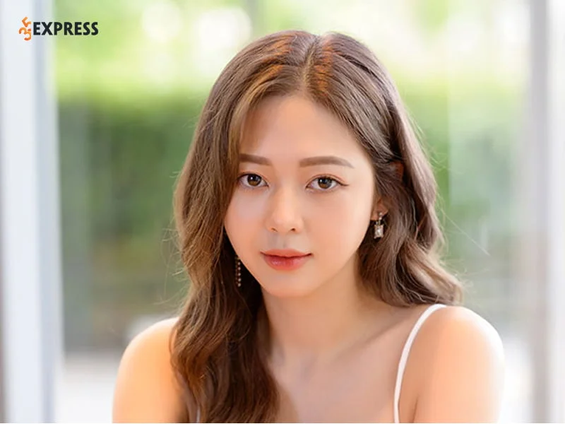 Liz-kim-cuong-la-ai-35express