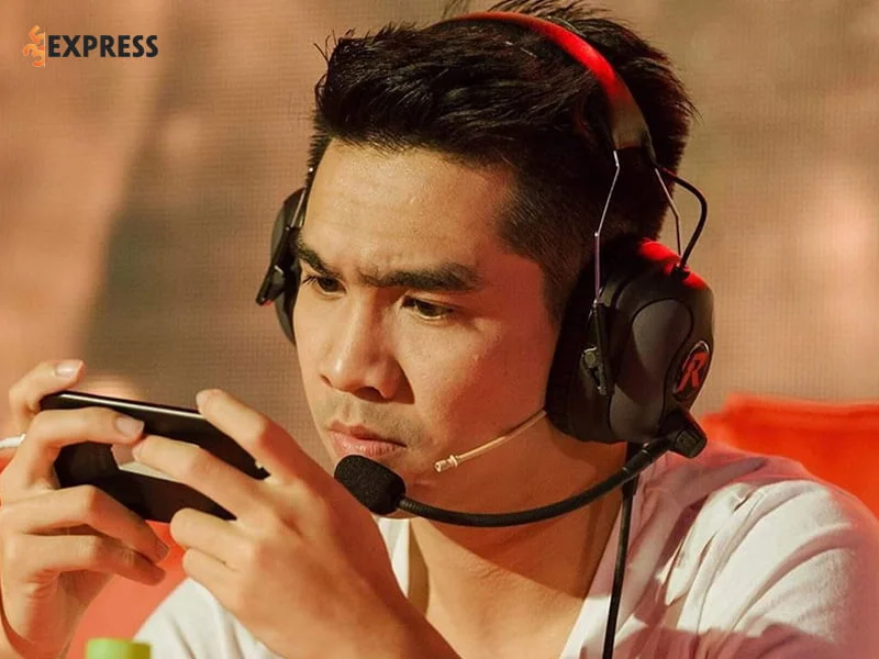 Tinh-yeu-va-su-nghiep-cua-pewpew-35express