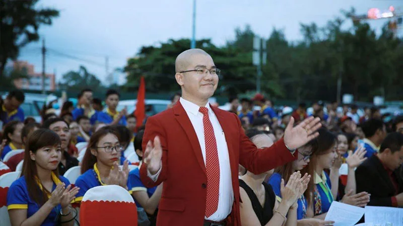 cac-vu-viec-lum-xum-cua-ceo-nguyen-thai-luyen-va-tap-doan-dia-oc-alibaba-35express