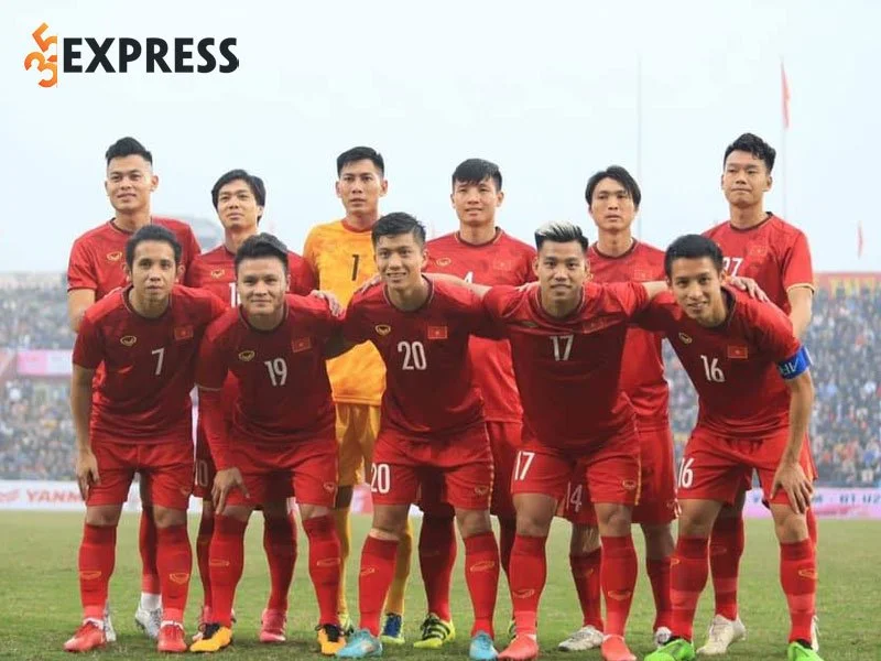 su-nghiep-cau-thu-cua-phan-van-duc-3-35express