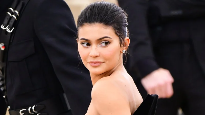 tieu-su-ve-kylie-jenner-the-35express