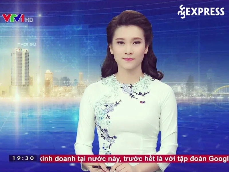 btv-khanh-trang-chinh-thuc-tro-thanh-btv-cho-ban-tin-thoi-su-19h-35express