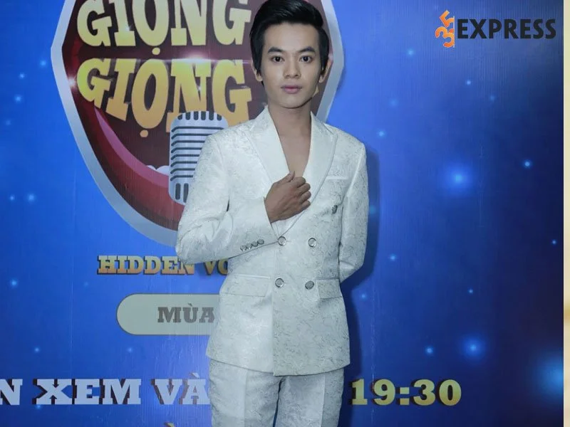 bui-vinh-phuc-noi-tieng-hon-nho-tham-gia-gameshow-35express