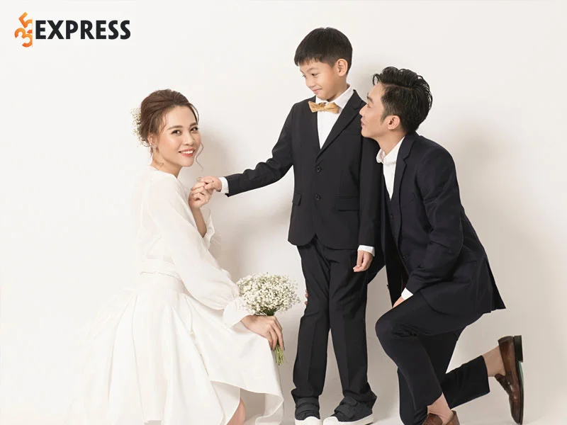 chuyen-tinh-cam-cua-dam-thu-trang-35express