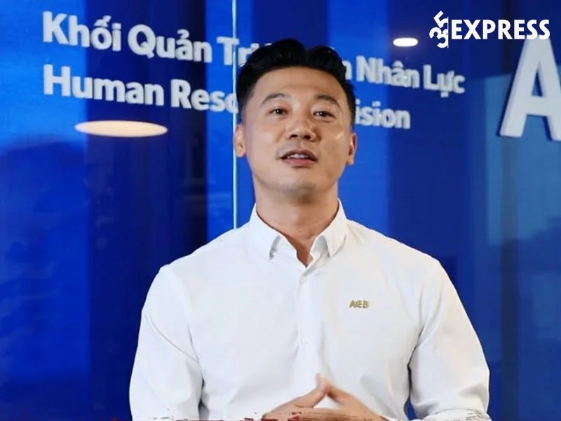 con-duong-su-nghiep-cua-nguyen-khac-nguyen-35express