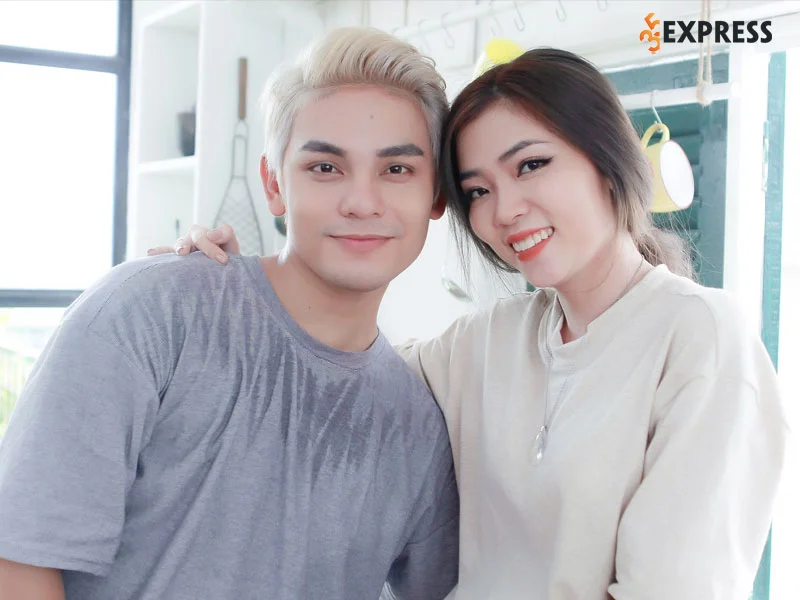 cuoc-song-kho-khan-cua-son-ngoc-minh-sau-vmusic-tan-ra-35express