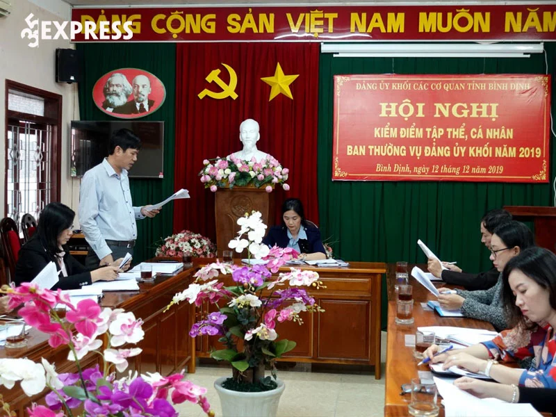 ke-hoach-ca-nhan-khac-phuc-han-che-khuyet-diem-va-ban-kiem-diem-2-35express