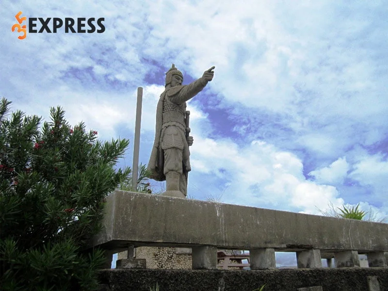 nhung-den-tho-duoc-dung-de-mang-on-tran-quoc-tuan-tai-viet-nam-35express