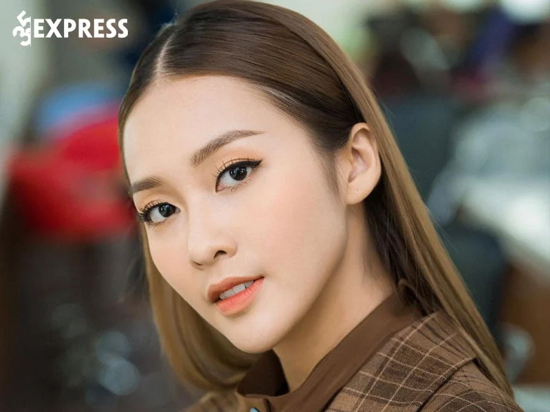 tai-tieng-trong-su-nghiep-cua-kha-ngan-35express