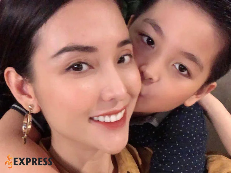thong-tin-moi-nhat-ve-con-rieng-cua-mai-ho-35express