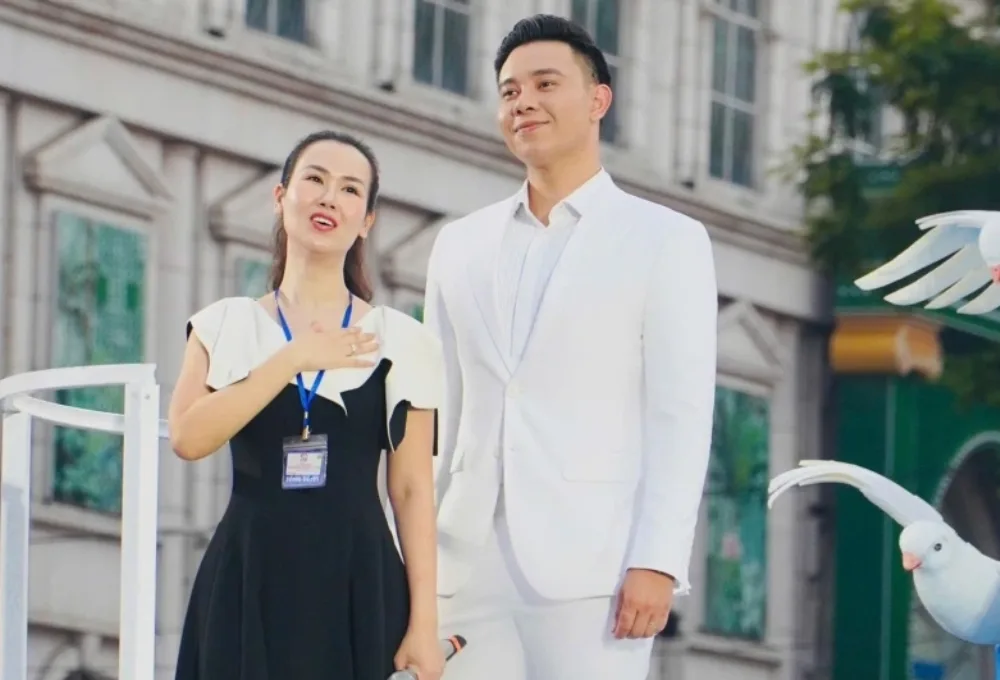 Võ Hạ Trâm, Đông Hùng song ca 'Viết tiếp câu chuyện hòa bình'