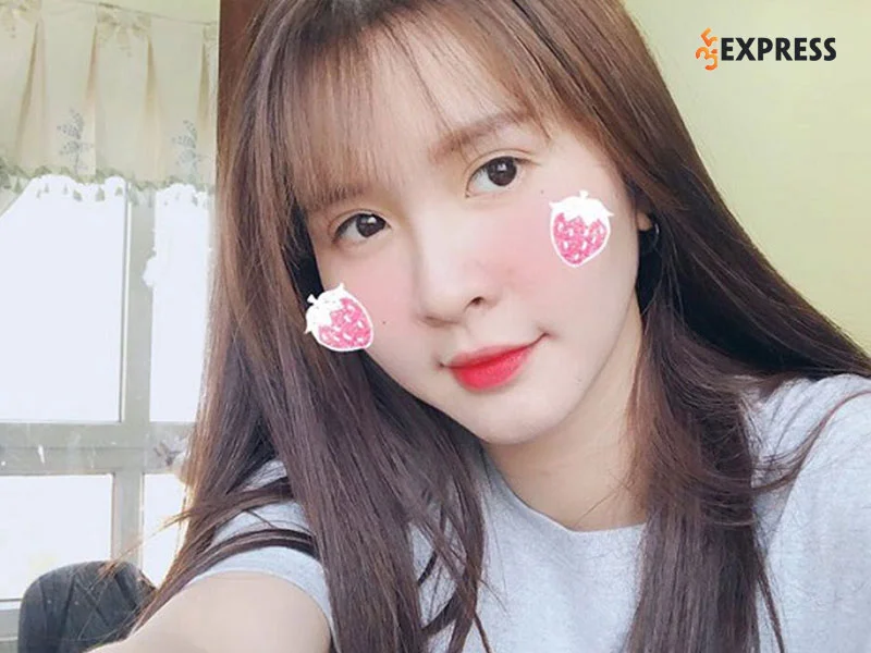 ngan-sat-thu-tu-idol-talktv-den-nu-streamer-thu-nhap-khung-35express