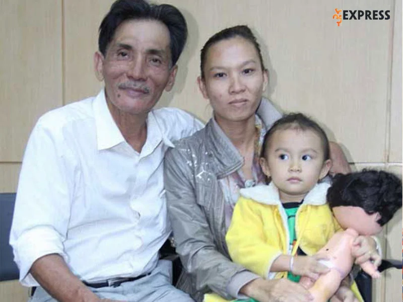 thuong-tin-va-cuoc-song-ben-vo-tre-kem-32-tuoi-35express