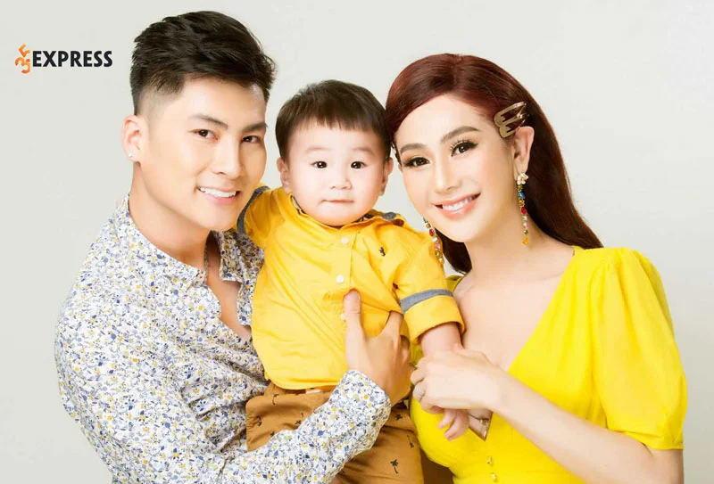 tieu-su-cua-chong-lam-khanh-chi-35express
