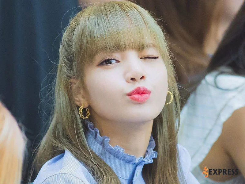 tieu-su-cua-lisa-blackpink-35express