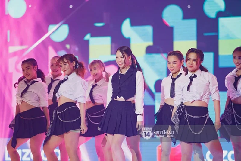 amee-lai-bi-reo-ten-khi-live-tinh-ban-dieu-ky-nhu-doc-truyen-ma-5-35express