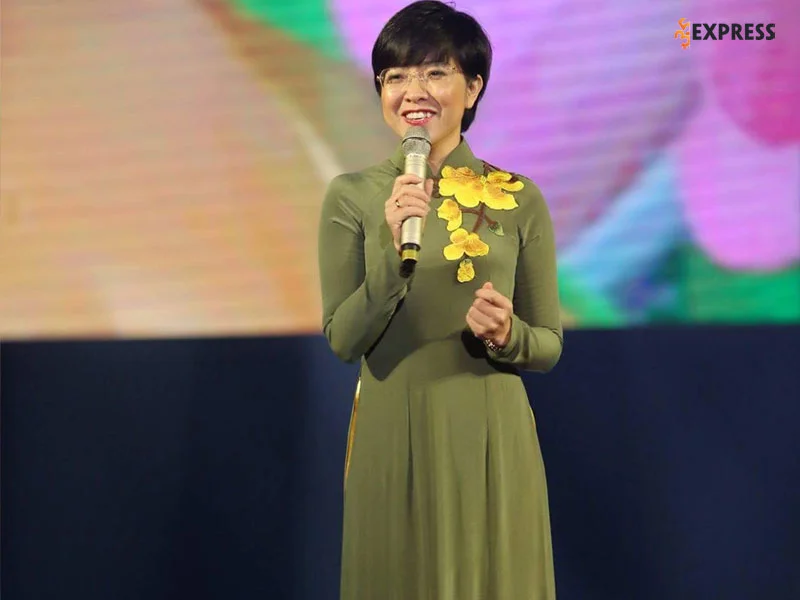 co-duyen-voi-nghe-mc-truyen-hinh-cua-thao-van-35express