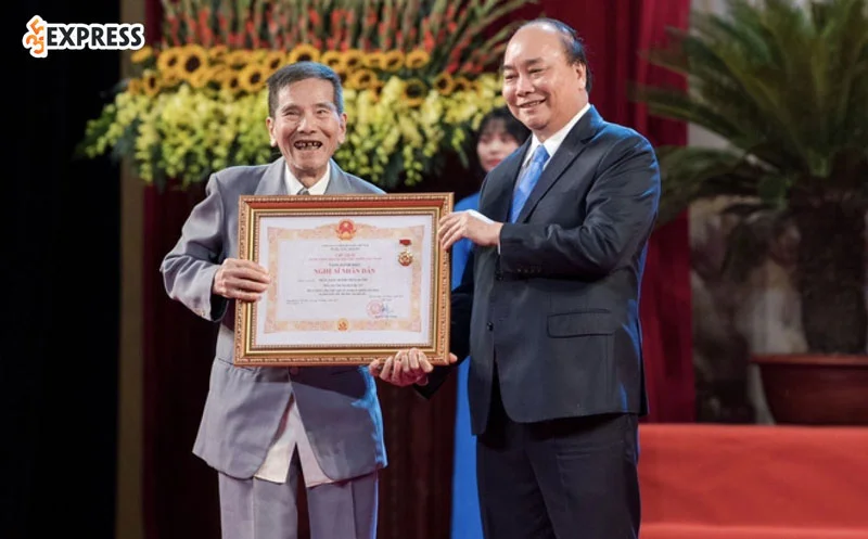 co-nghe-si-tran-hanh-duoc-trao-tang-danh-hieu-nsnd-35express