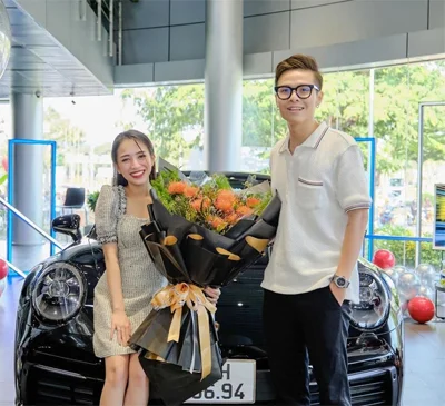 con-gai-minh-nhua-21-tuoi-nhu-em-sao-co-the-tu-mua-porsche-911-1-35express
