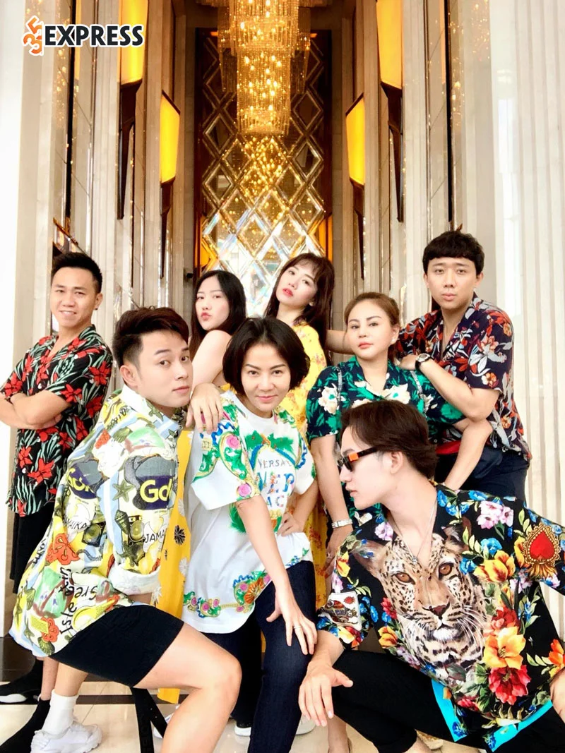 hinh-anh-cua-ca-si-truc-nhan-va-hoi-ban-than-noi-tieng-35express