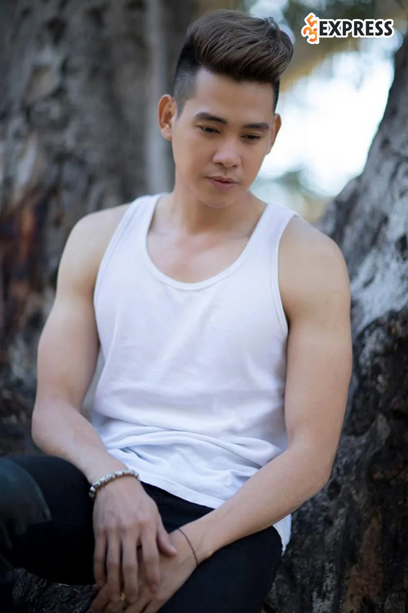 hinh-anh-cua-nam-ca-si-dien-vien-phung-ngoc-huy-35express