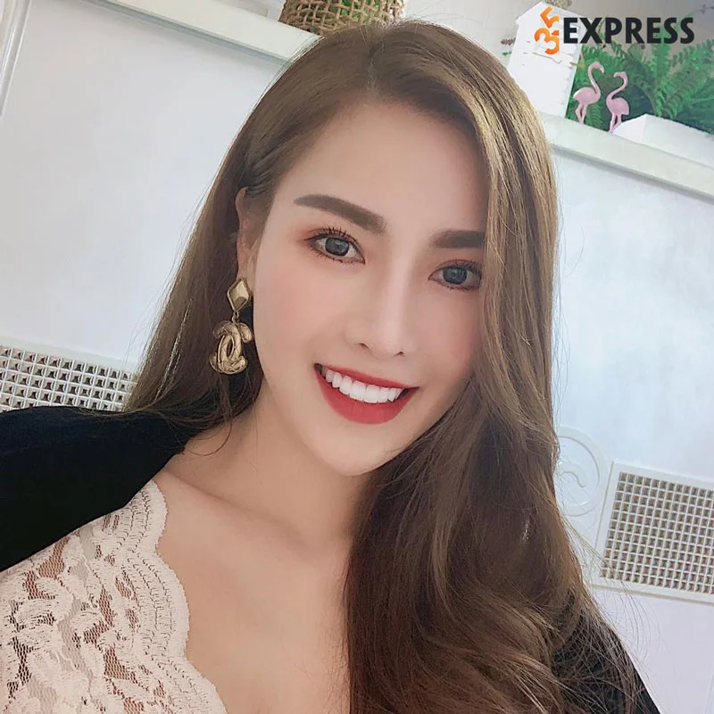 hinh-anh-cua-nguoi-mau-ca-si-que-van-35express