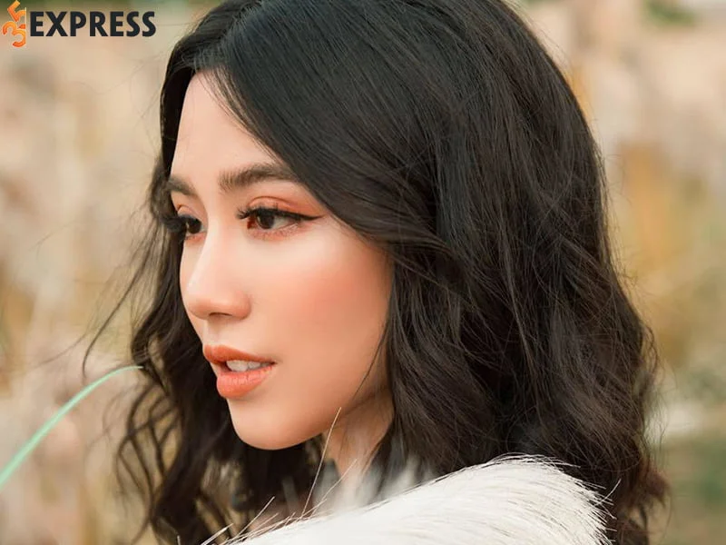 hot-girl-linh-miu-la-ai-35express