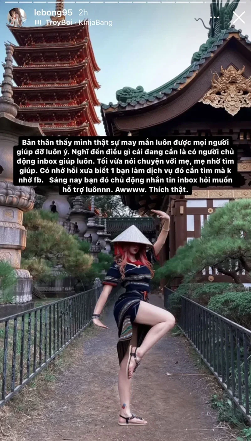 hot-tiktoker-le-bong-dien-vay-xe-cao-tit-tao-dang-ho-henh-khi-di-chua-4-35express