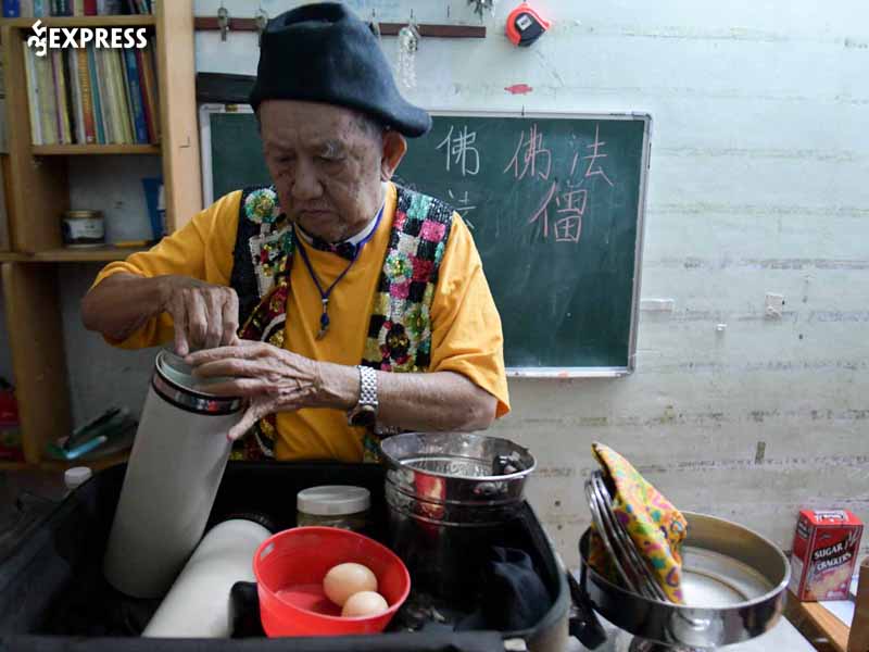 nghe-si-mac-can-hien-tai-ra-sao-35express