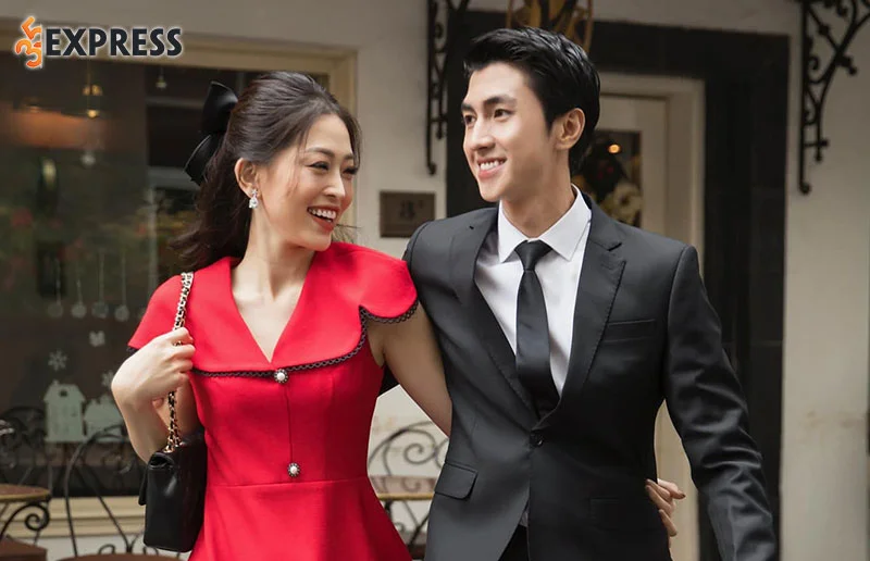 dien-vien-binh-an-va-ban-gai-a-hau-phuong-nga-35express