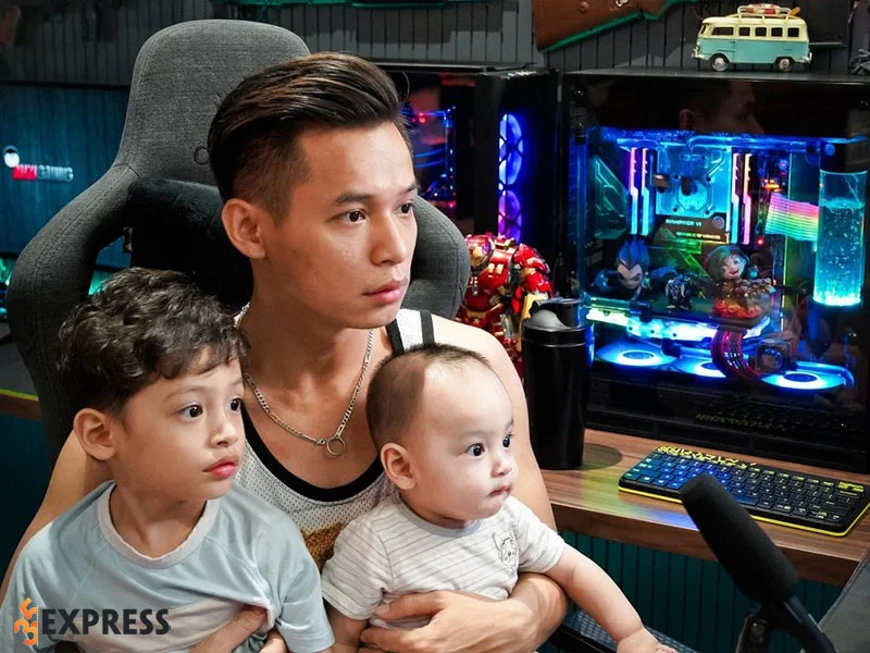 do-mixi-tu-nhan-vien-van-phong-tro-thanh-streamer-duoc-yeu-thich-2-35express