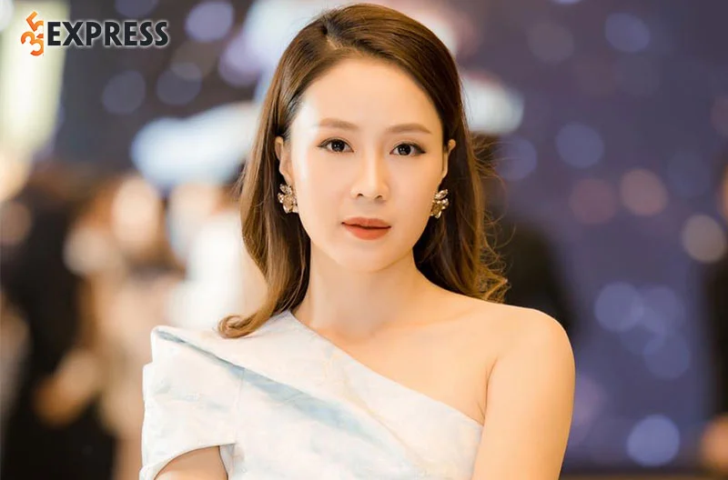 qua-trinh-buoc-vao-nghe-dien-vien-cua-hong-diem-35express