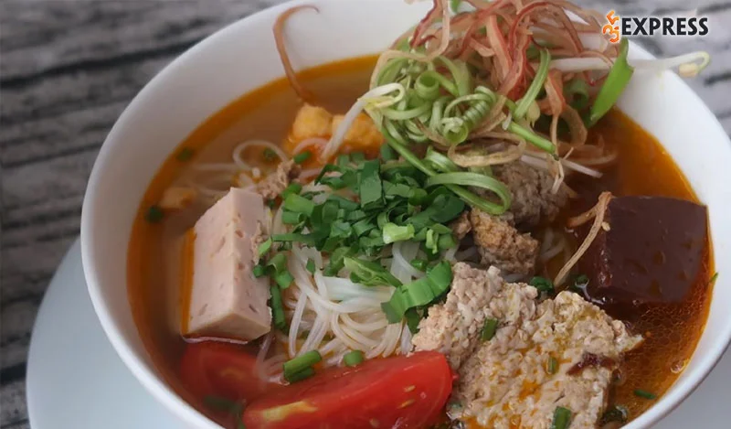quan-an-81-bun-rieu-cua-dong-bun-cha-ca-35express