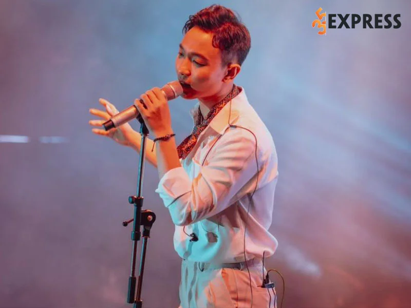 hoang-dung-cho-ra-mat-album-25-va-to-chuc-25-the-concert-35express