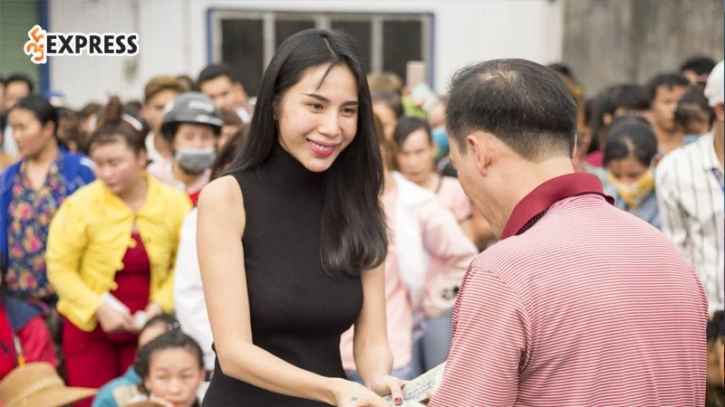 ly-do-thuy-tien-khong-hoan-tien-cho-fan-chuyen-nham-30-trieu-tu-thien-0-35express