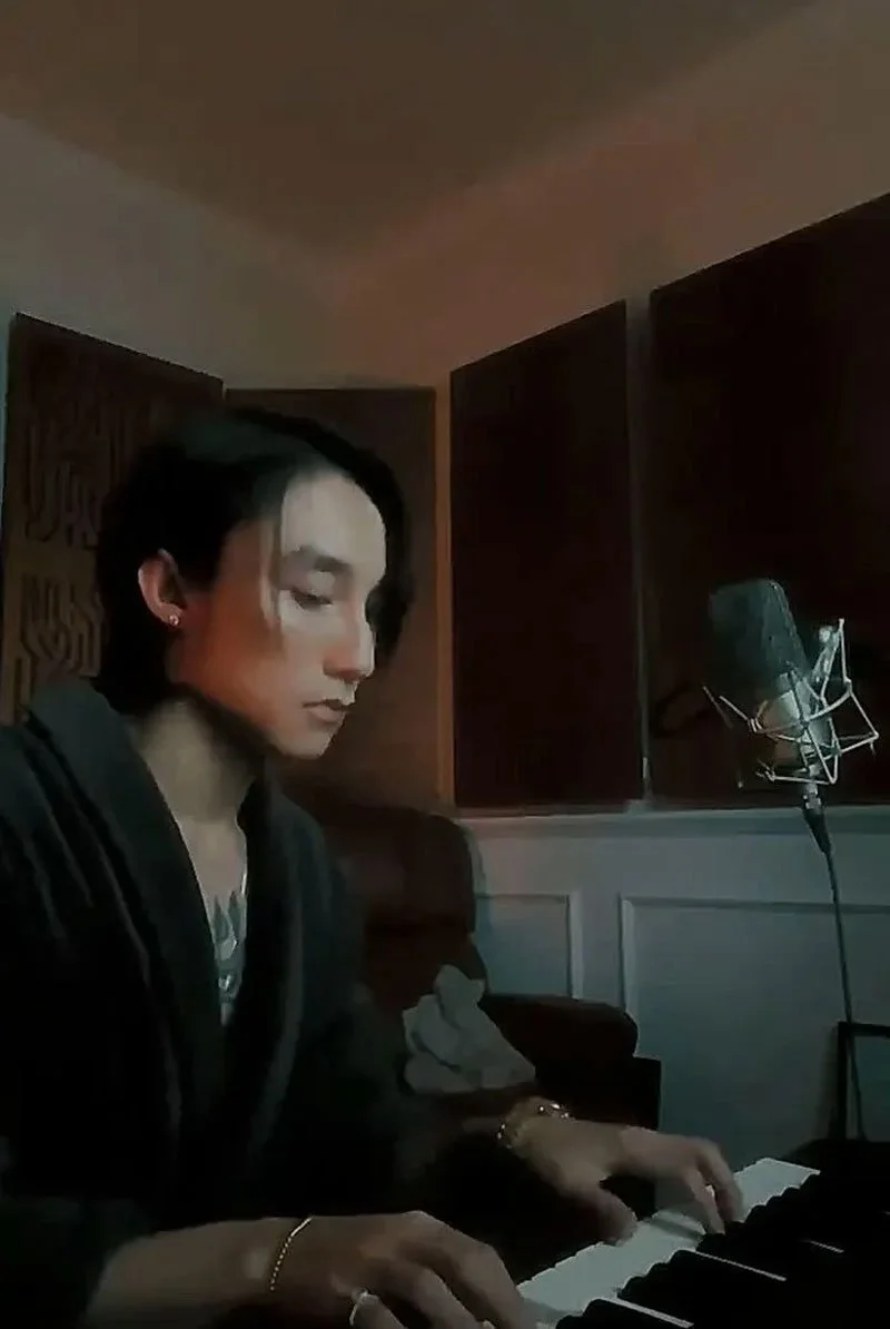 nghi-van-son-tung-va-hai-tu-song-chung-nha-vi-chi-tiet-dac-biet-nay-2-35express