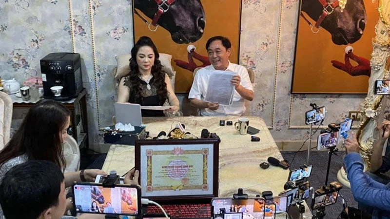 su-that-sau-moi-livestream-cua-ba-phuong-hang-gay-bat-ngo-3-35express