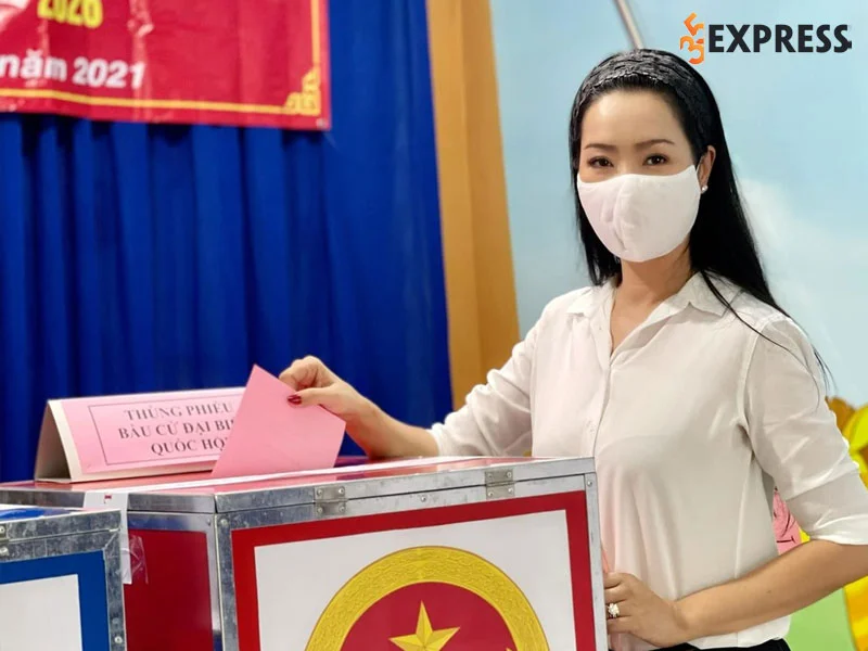 trinh-kim-chi-nam-trong-danh-sach-ung-cu-hoi-nhan-dan-tphcm-nhiem-ky-2021-2026-35express