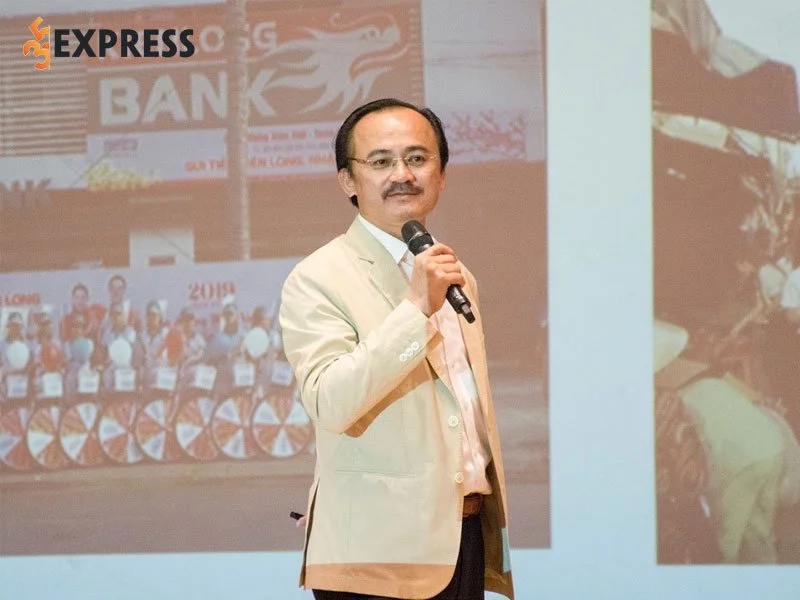 bau-thang-va-tinh-yeu-voi-bong-da-nuoc-nha-35express