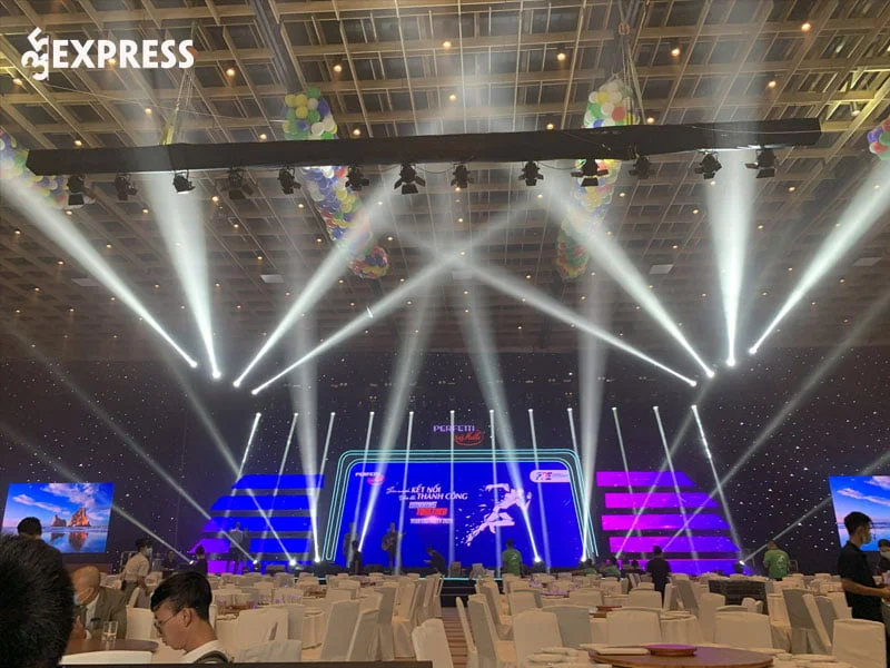 cong-ty-to-chuc-su-kien-d2-events-thue-man-hinh-led-da-nang-35express