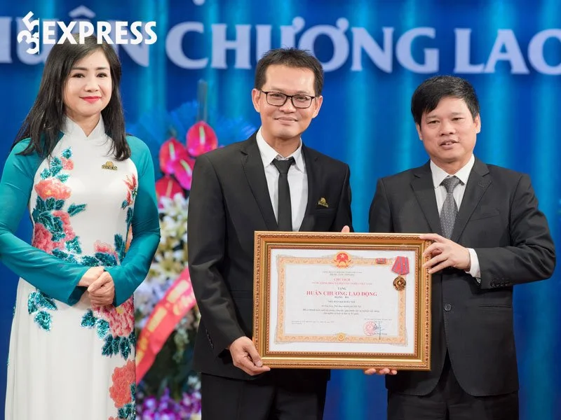 giam-doc-nha-hat-kich-ha-noi-la-ai-nsnd-trung-hieu-la-ai-35express