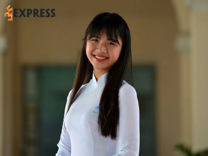 hot-girl-ong-nghiem-la-ai-2-35express