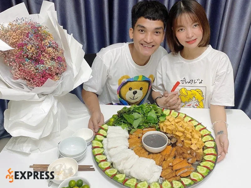 lum-xum-ve-quan-bun-dau-mam-tom-cua-mac-van-khoa-35express