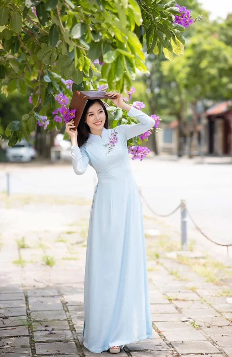 my-nhan-vtv-vua-cong-bo-ket-hon-voi-doanh-nhan-xnk-hon-12-tuoi-10-35express