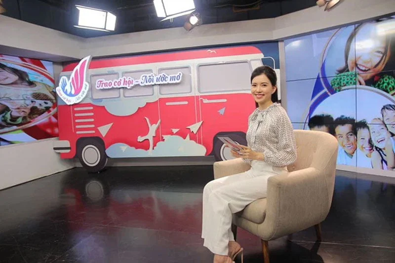 my-nhan-vtv-vua-cong-bo-ket-hon-voi-doanh-nhan-xnk-hon-12-tuoi-9-35express