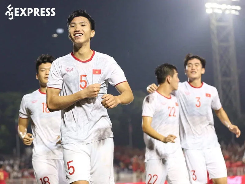 nhung-thanh-tich-cua-doan-van-hau-35express