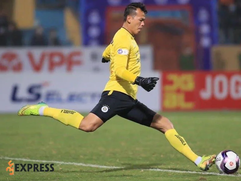 su-nghiep-cua-bui-tan-truong-35express