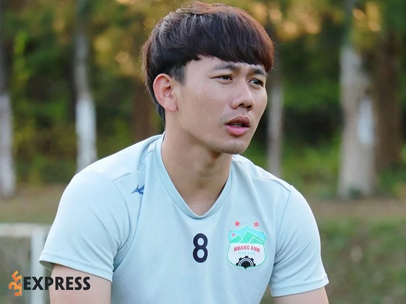 su-nghiep-cua-nam-cau-thu-tran-minh-vuong-35express